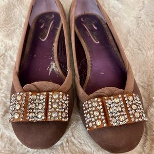 Poetic License 🏴󠁧󠁢󠁥󠁮󠁧󠁿 Shoes with Rhinestone Bow